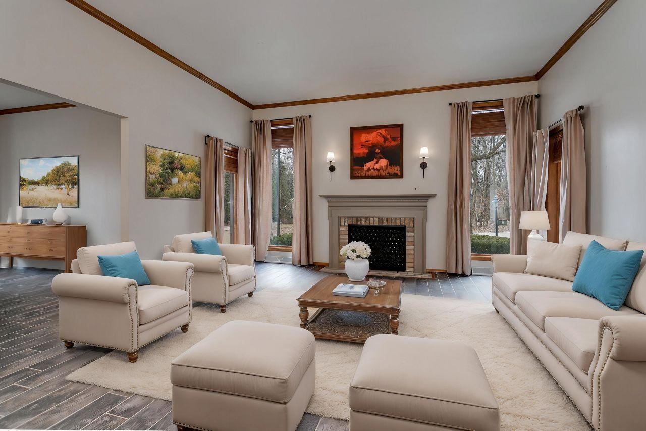 GREEN BAY, Wisconsin, 54313, United States, 5 Bedrooms Bedrooms, ,4 BathroomsBathrooms,Residential,For Sale,1768354