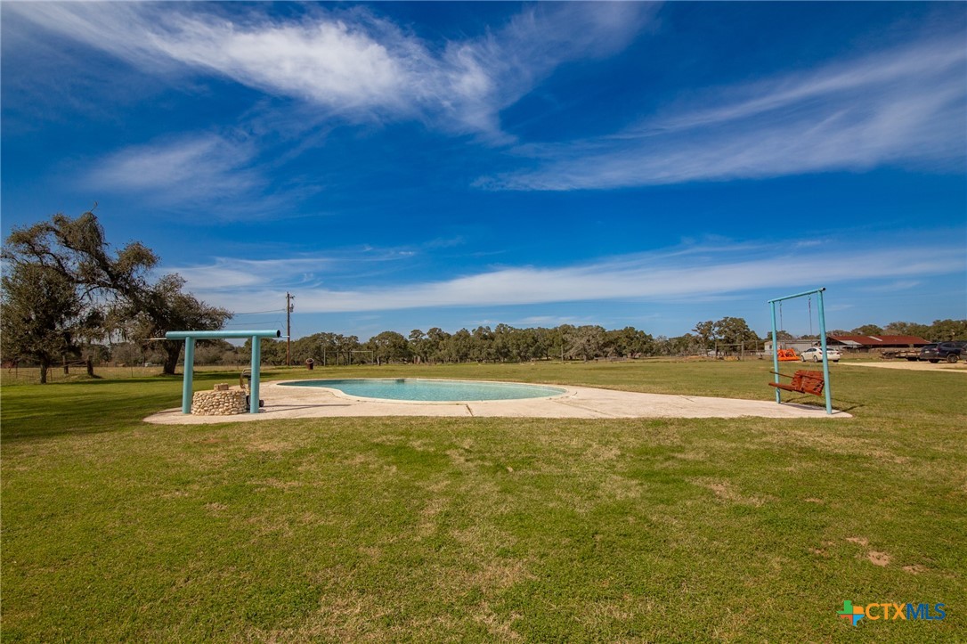 Hallettsville, Texas, 77964, United States, 4 Bedrooms Bedrooms, ,2 BathroomsBathrooms,Residential,For Sale,1848225