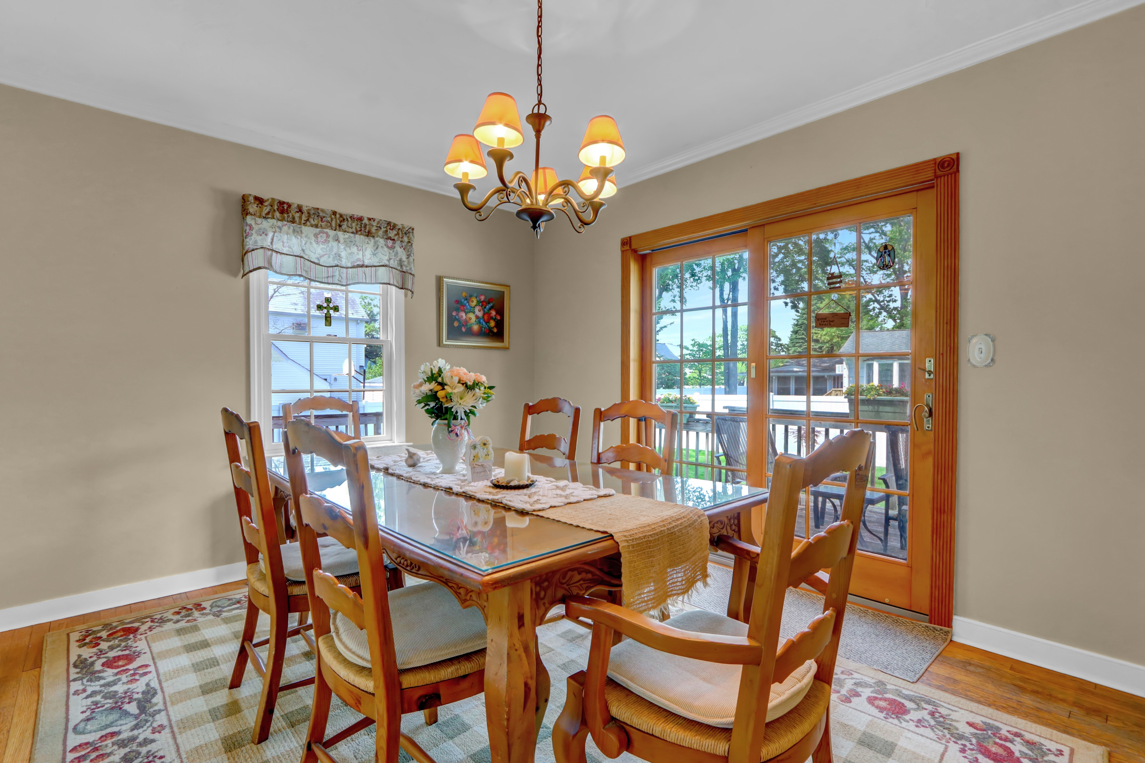 Babylon, New York, 11702, United States, 3 Bedrooms Bedrooms, ,2 BathroomsBathrooms,Residential,For Sale,1861866