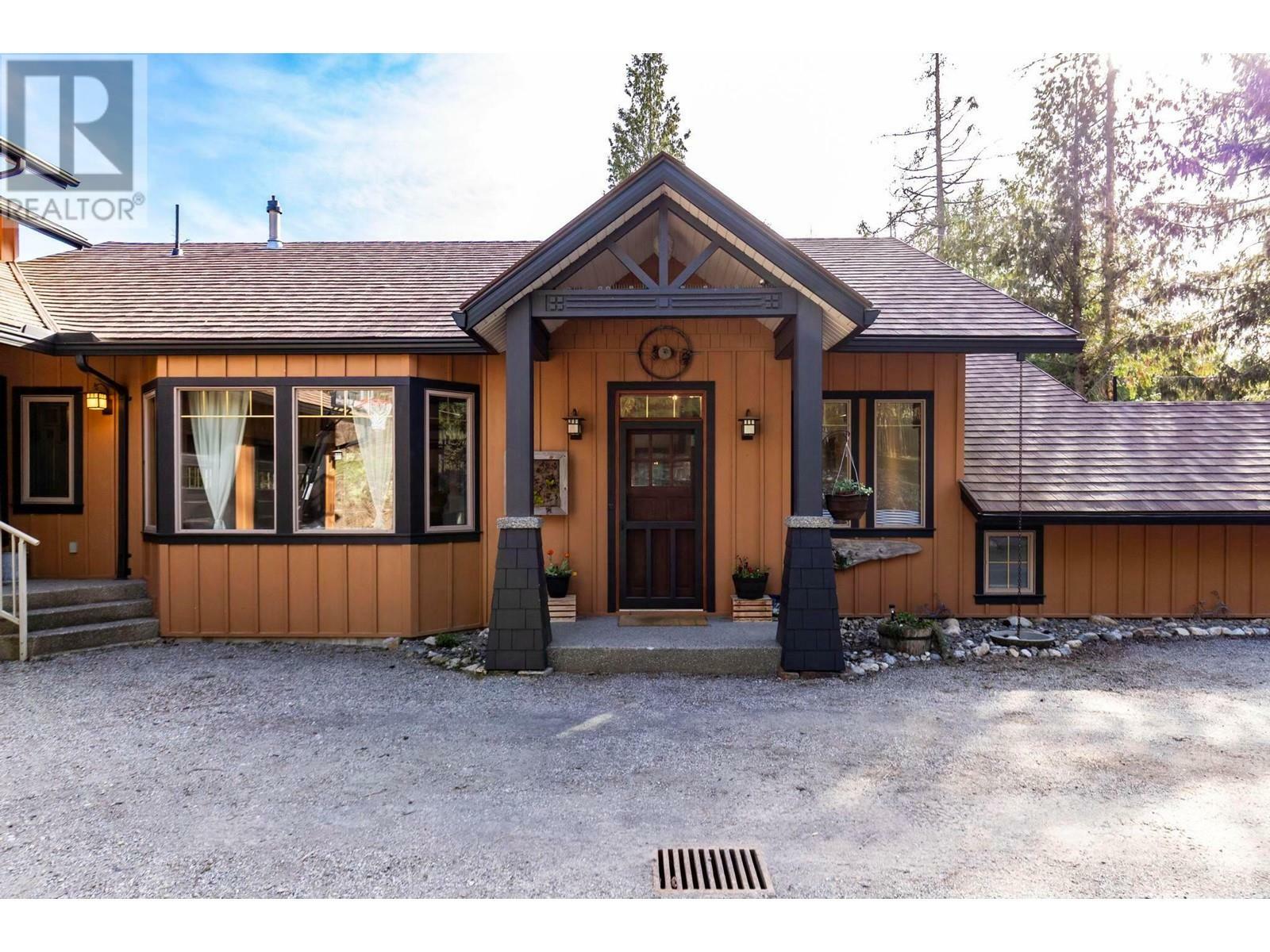 VERNON, British Columbia, V1B 3M9, CA, 4 Bedrooms Bedrooms, ,3 BathroomsBathrooms,Residential,For Sale,1836921