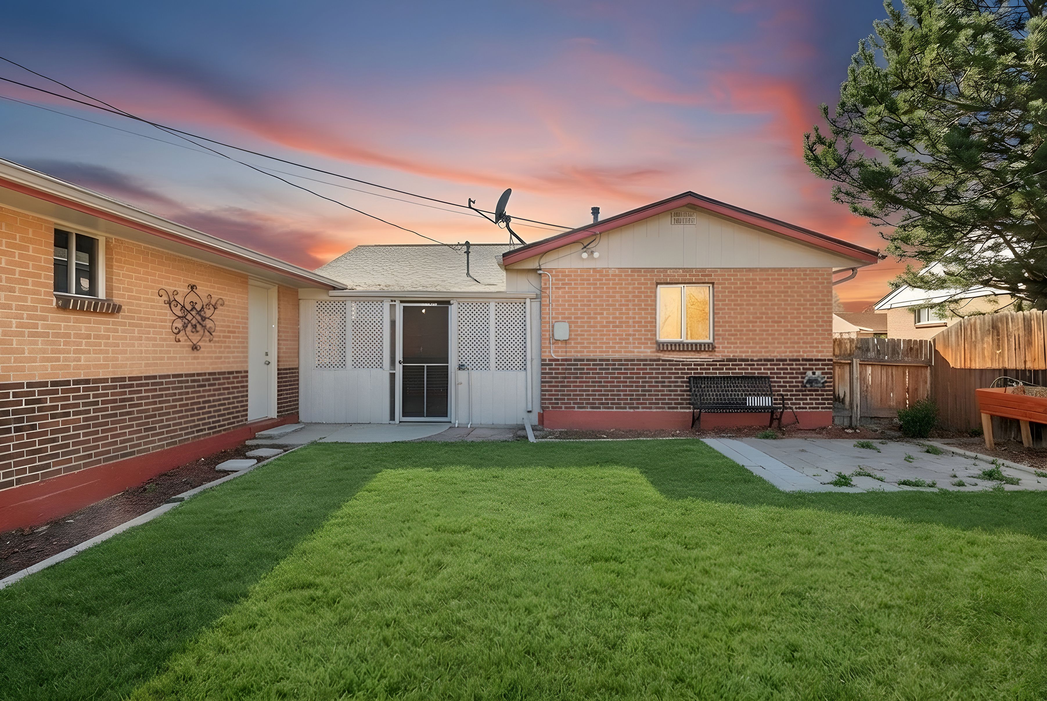  Charming Brick Bungalow - 物件實景