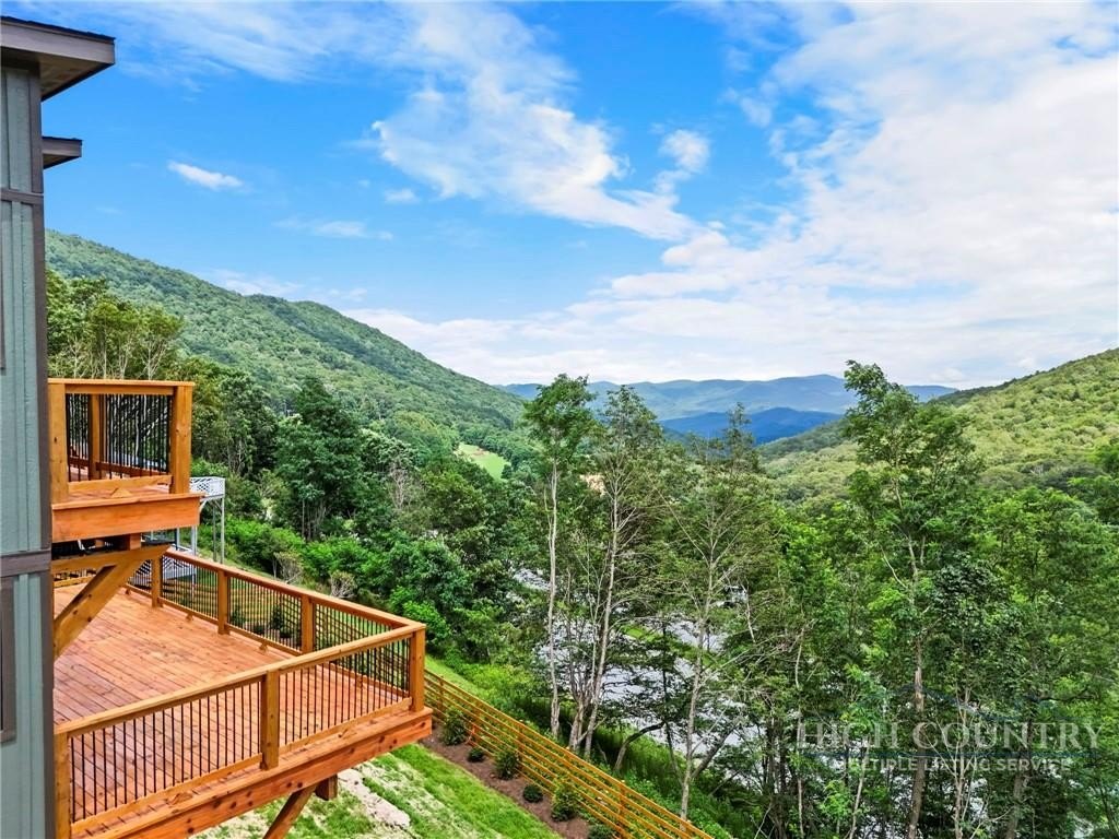 Seven Devils, North Carolina, 28604, United States, 2 Bedrooms Bedrooms, ,3 BathroomsBathrooms,Residential,For Sale,2020628