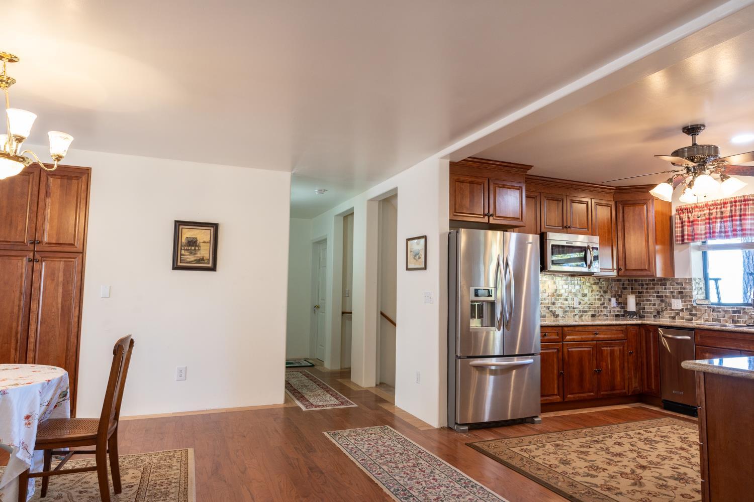 Yosemite West, California, 95389, United States, 5 Bedrooms Bedrooms, ,4 BathroomsBathrooms,Residential,For Sale,2005695