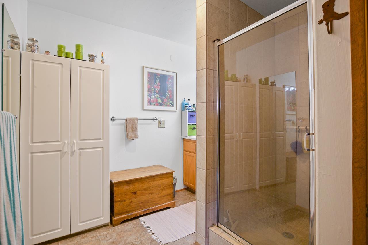 Taos, New Mexico, 87571, United States, 5 Bedrooms Bedrooms, ,5 BathroomsBathrooms,Residential,For Sale,1850359