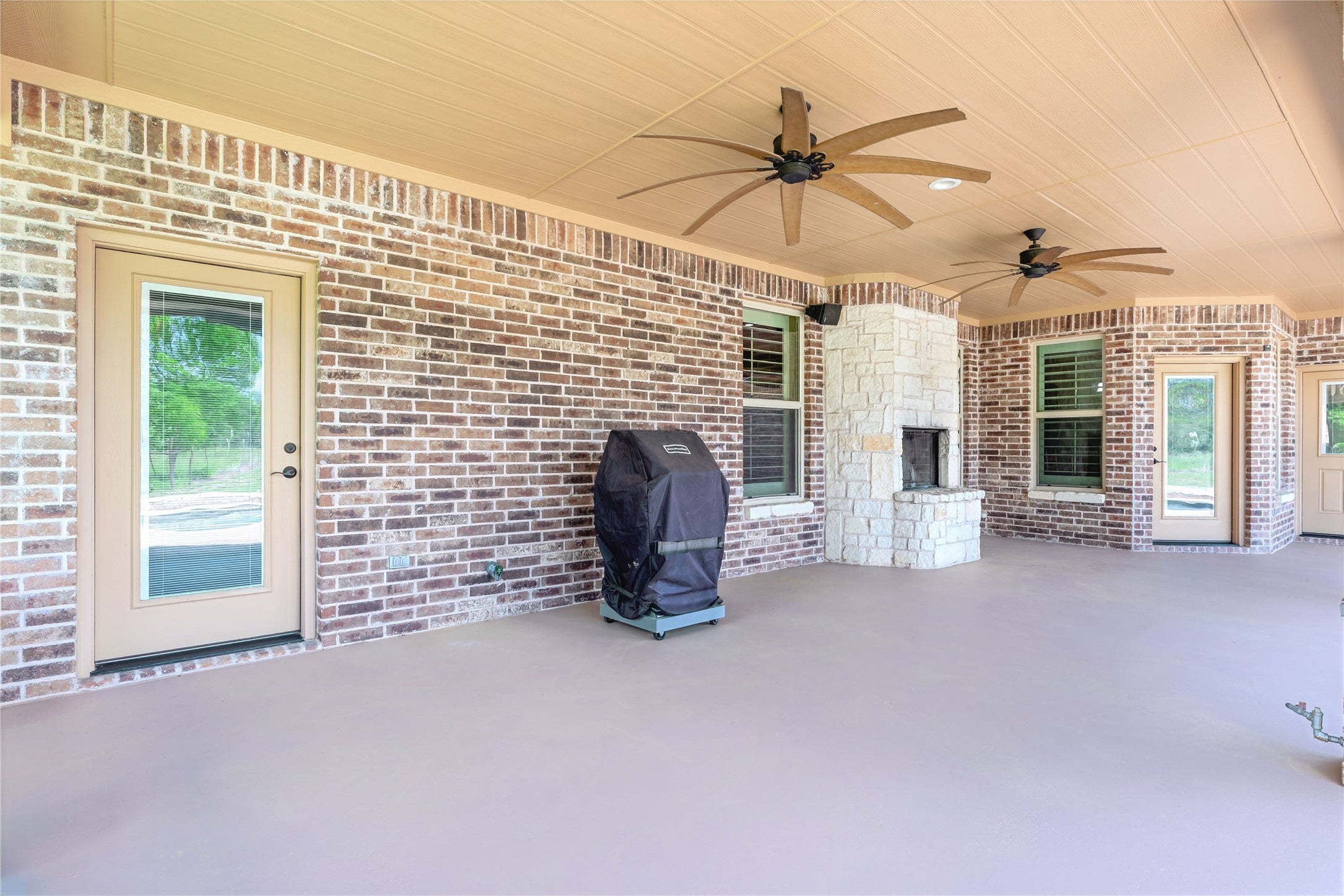 Lakeside, Texas, 76135, United States, 3 Bedrooms Bedrooms, ,3 BathroomsBathrooms,Residential,For Sale,2047956