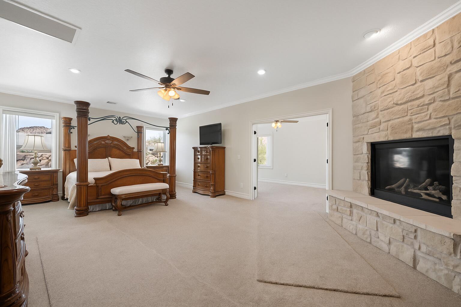 Leeds, Utah, 84746, United States, 5 Bedrooms Bedrooms, ,3 BathroomsBathrooms,Residential,For Sale,1914363