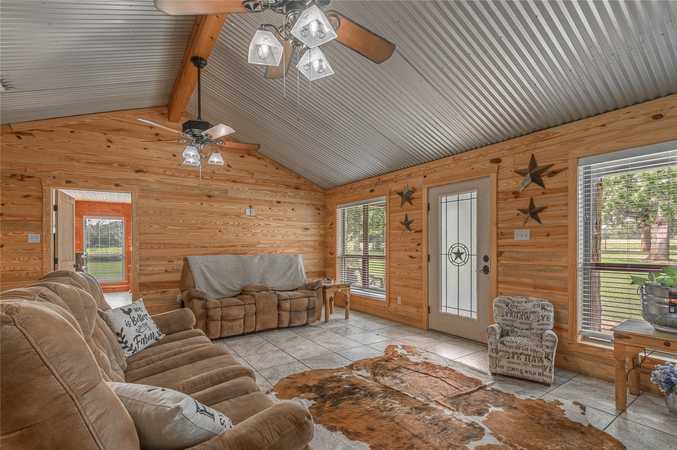 Kennard, Texas, 75847, United States, 3 Bedrooms Bedrooms, ,2 BathroomsBathrooms,Residential,For Sale,1828571