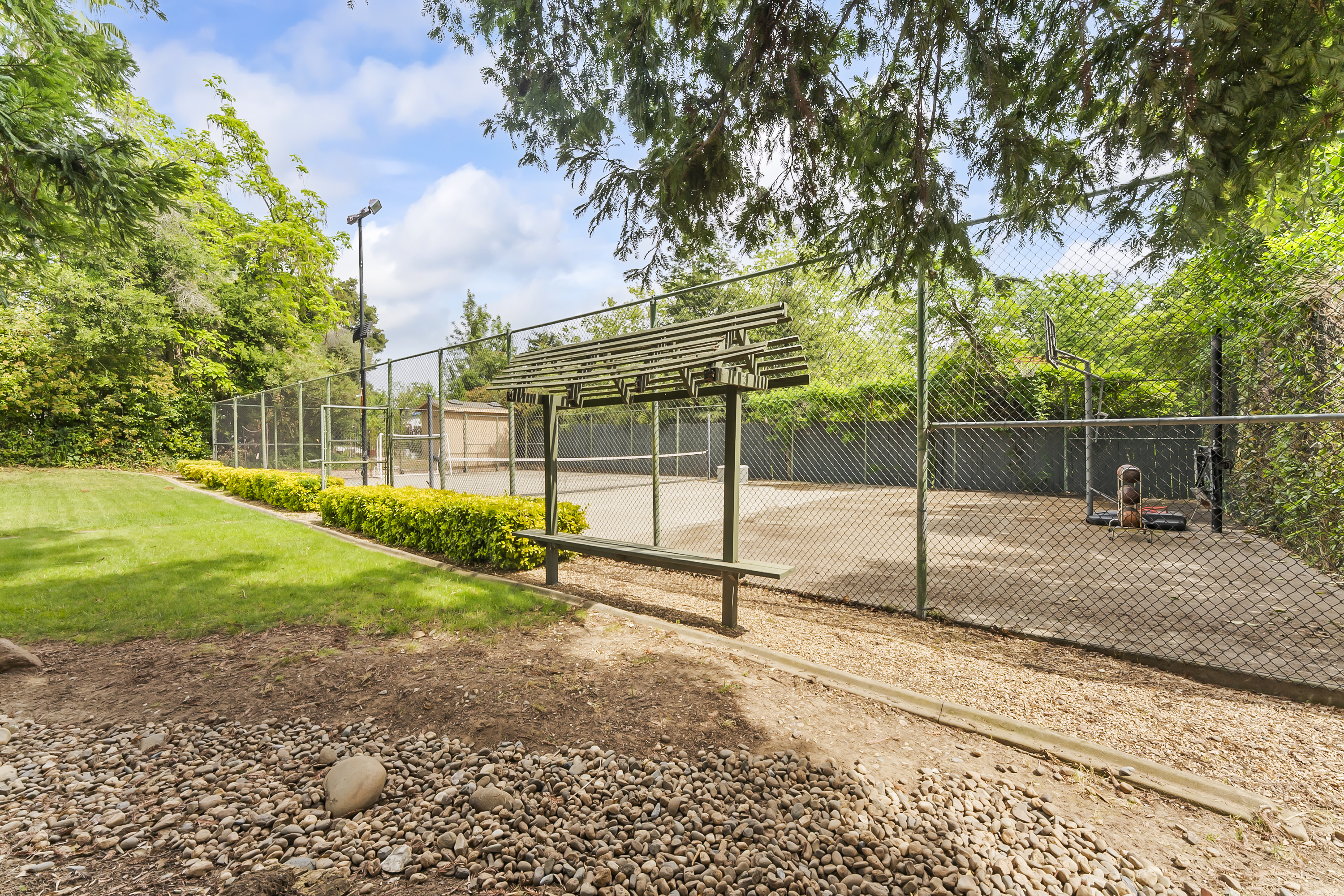  2230 Hillcrest Way, Carmichael, CA 95608 - 物件實景