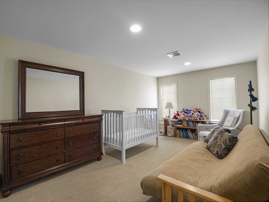 Worcester, Massachusetts, 01609, United States, 3 Bedrooms Bedrooms, ,4 BathroomsBathrooms,Residential,For Sale,1970257