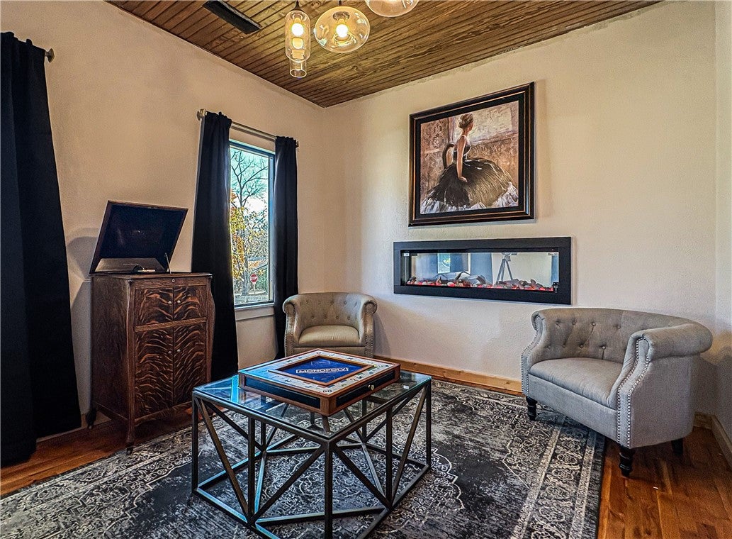 Berryville, Arkansas, 72616, United States, 3 Bedrooms Bedrooms, ,2 BathroomsBathrooms,Residential,For Sale,1994885