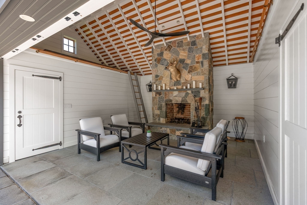 Southborough, Massachusetts, 01772, United States, 4 Bedrooms Bedrooms, ,5 BathroomsBathrooms,Residential,For Sale,2000512