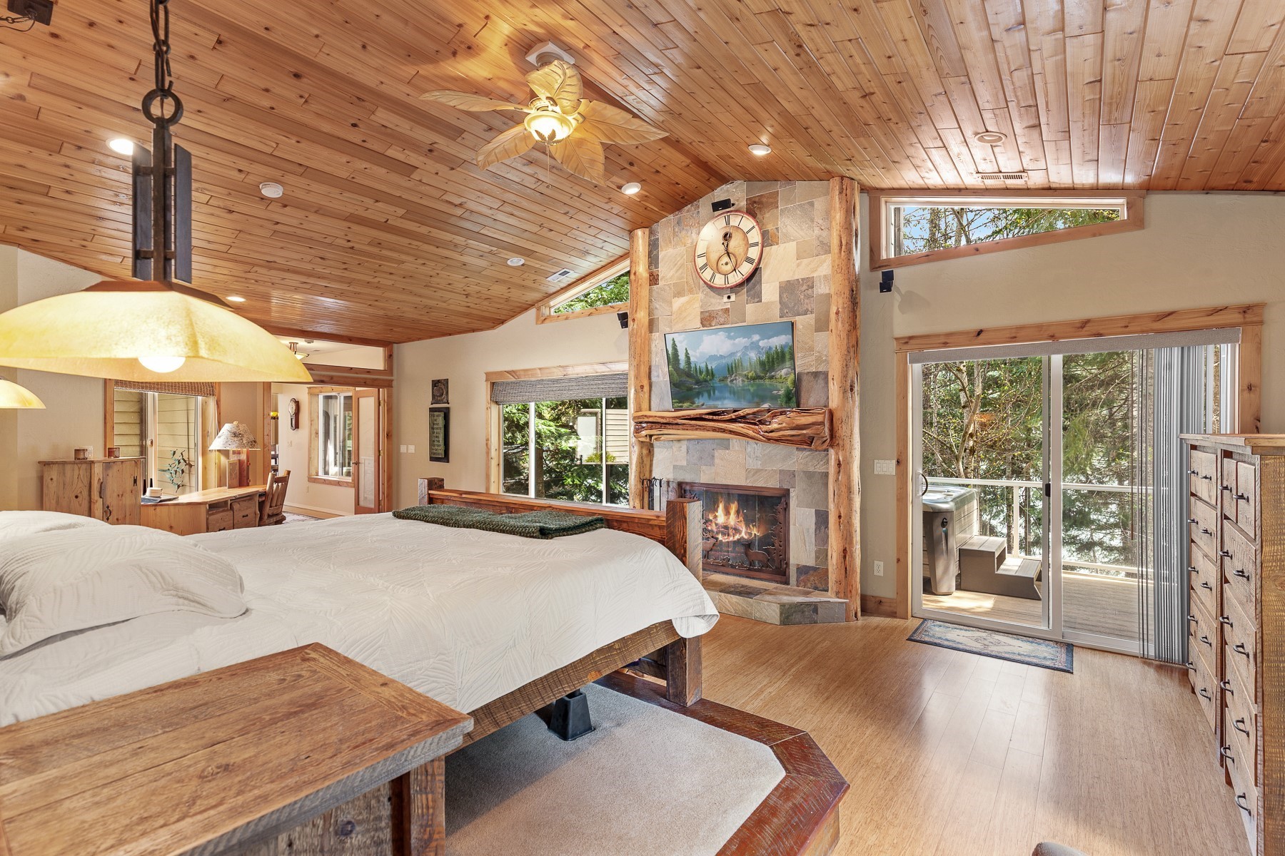  Hayden Lake Year Round Waterfront Living - 物件實景