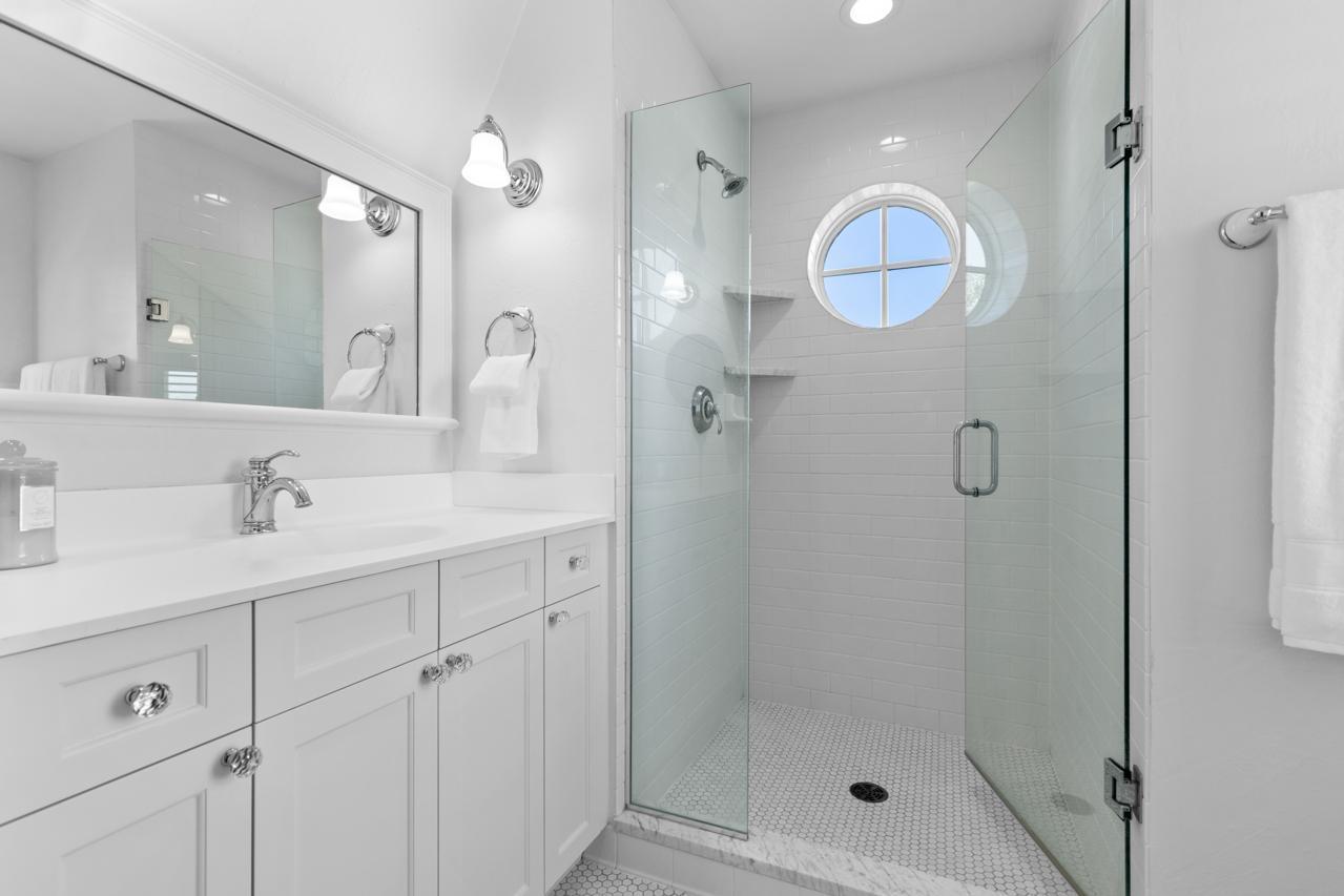 Orono, Minnesota, 55364, United States, 4 Bedrooms Bedrooms, ,4 BathroomsBathrooms,Residential,For Sale,1988176