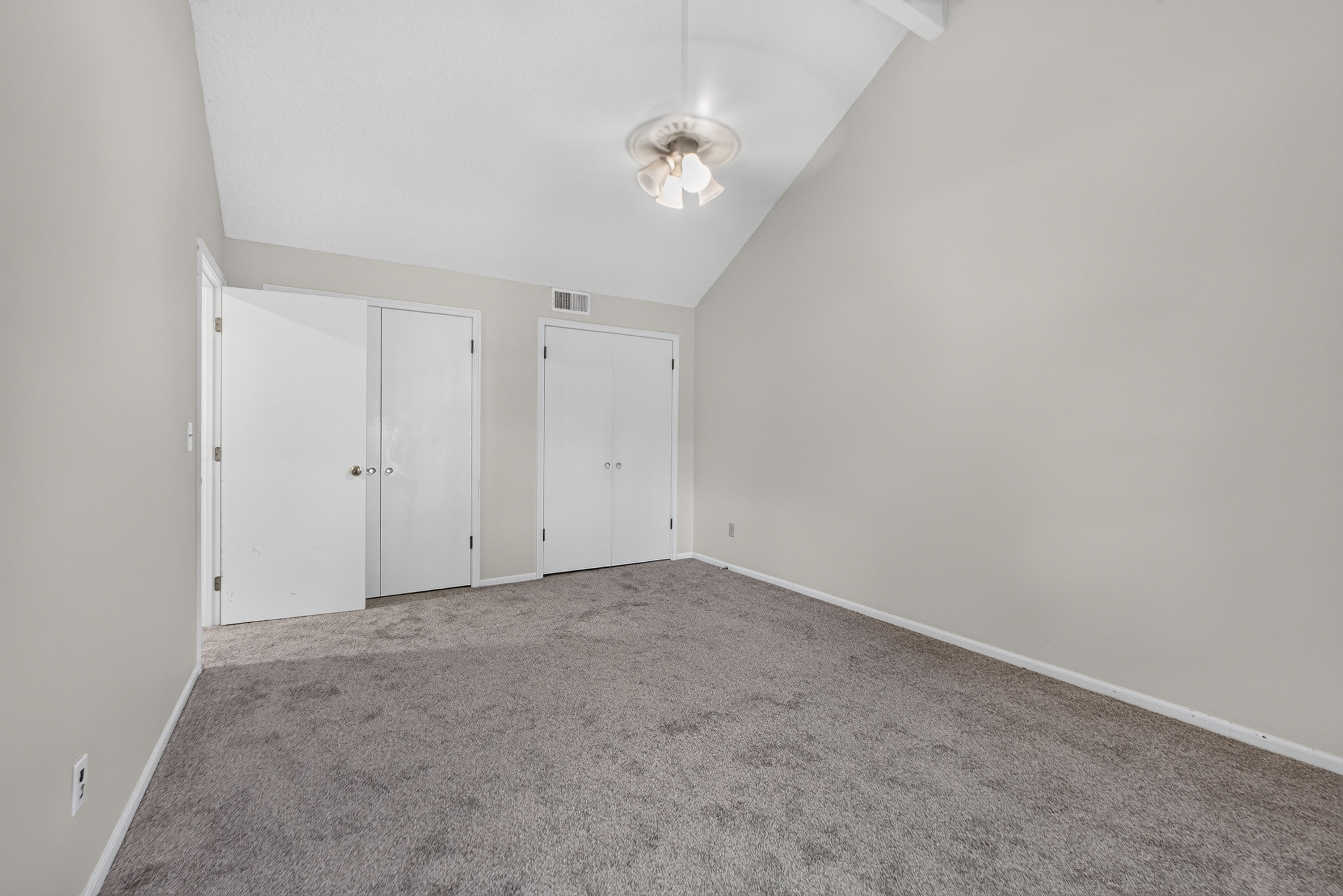  10228 Caenen Drive, Lenexa, KS 66215 - 物件實景