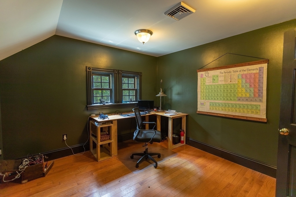 Hardwick, Massachusetts, 01037, United States, 5 Bedrooms Bedrooms, ,5 BathroomsBathrooms,Residential,For Sale,1904254