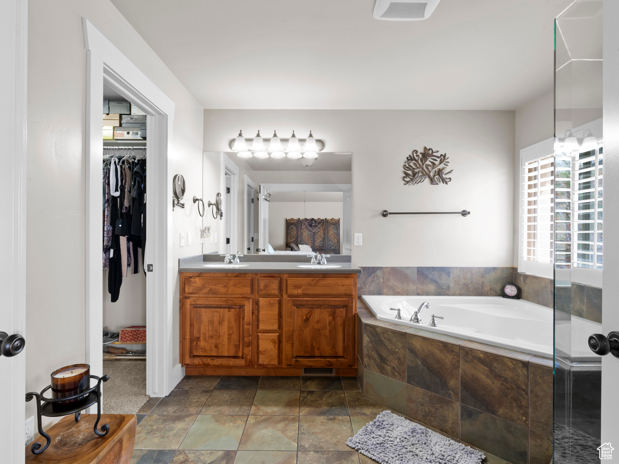 Salt Lake City, Utah, 84117, United States, 3 Bedrooms Bedrooms, ,4 BathroomsBathrooms,Residential,For Sale,1795285