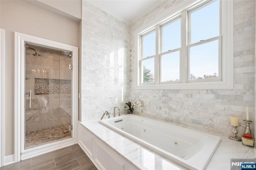 Cliffside Park, New Jersey, 07010, United States, 4 Bedrooms Bedrooms, ,5 BathroomsBathrooms,Residential,For Sale,1998497