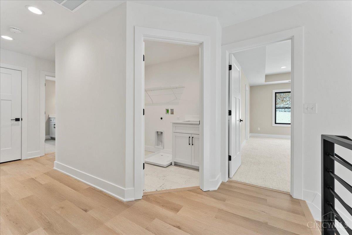 Blue Ash, Ohio, 45241, United States, 4 Bedrooms Bedrooms, ,4 BathroomsBathrooms,Residential,For Sale,2001661