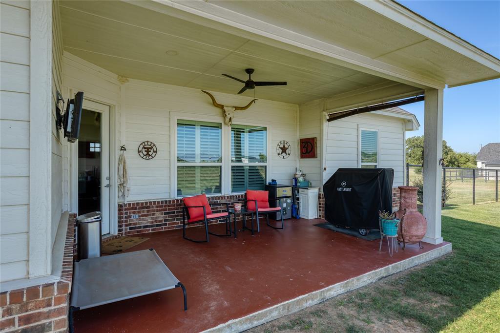 Weatherford, Texas, 76085, United States, 4 Bedrooms Bedrooms, ,2 BathroomsBathrooms,Residential,For Sale,1904359