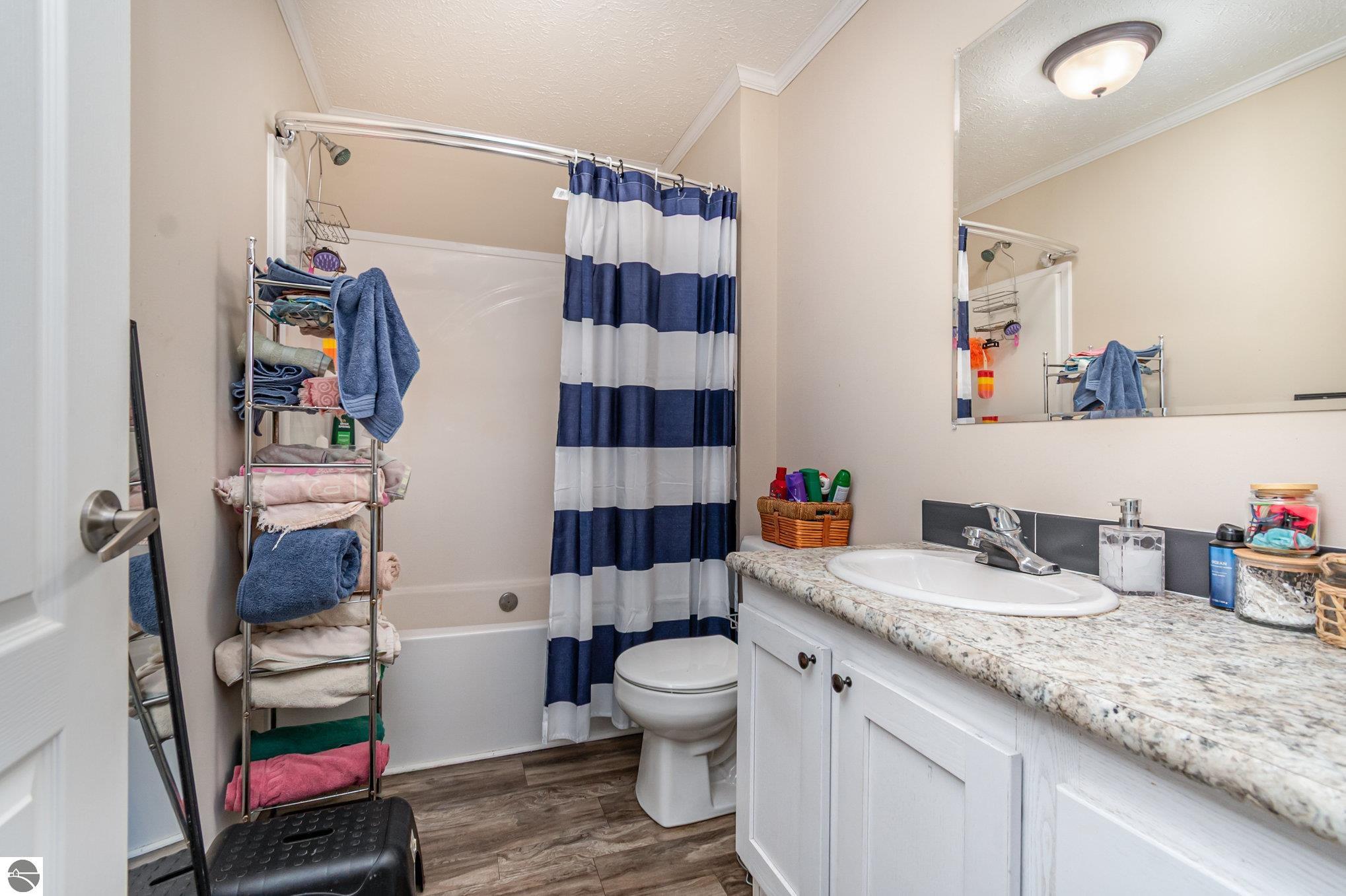 Vestaburg, Michigan, 48891, United States, 6 Bedrooms Bedrooms, ,3 BathroomsBathrooms,Residential,For Sale,1976935