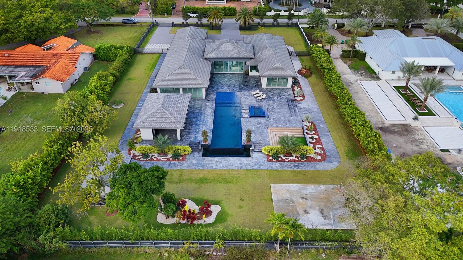 Miami, Florida, 33173, United States, 6 Bedrooms Bedrooms, ,7 BathroomsBathrooms,Residential,For Sale,2001798