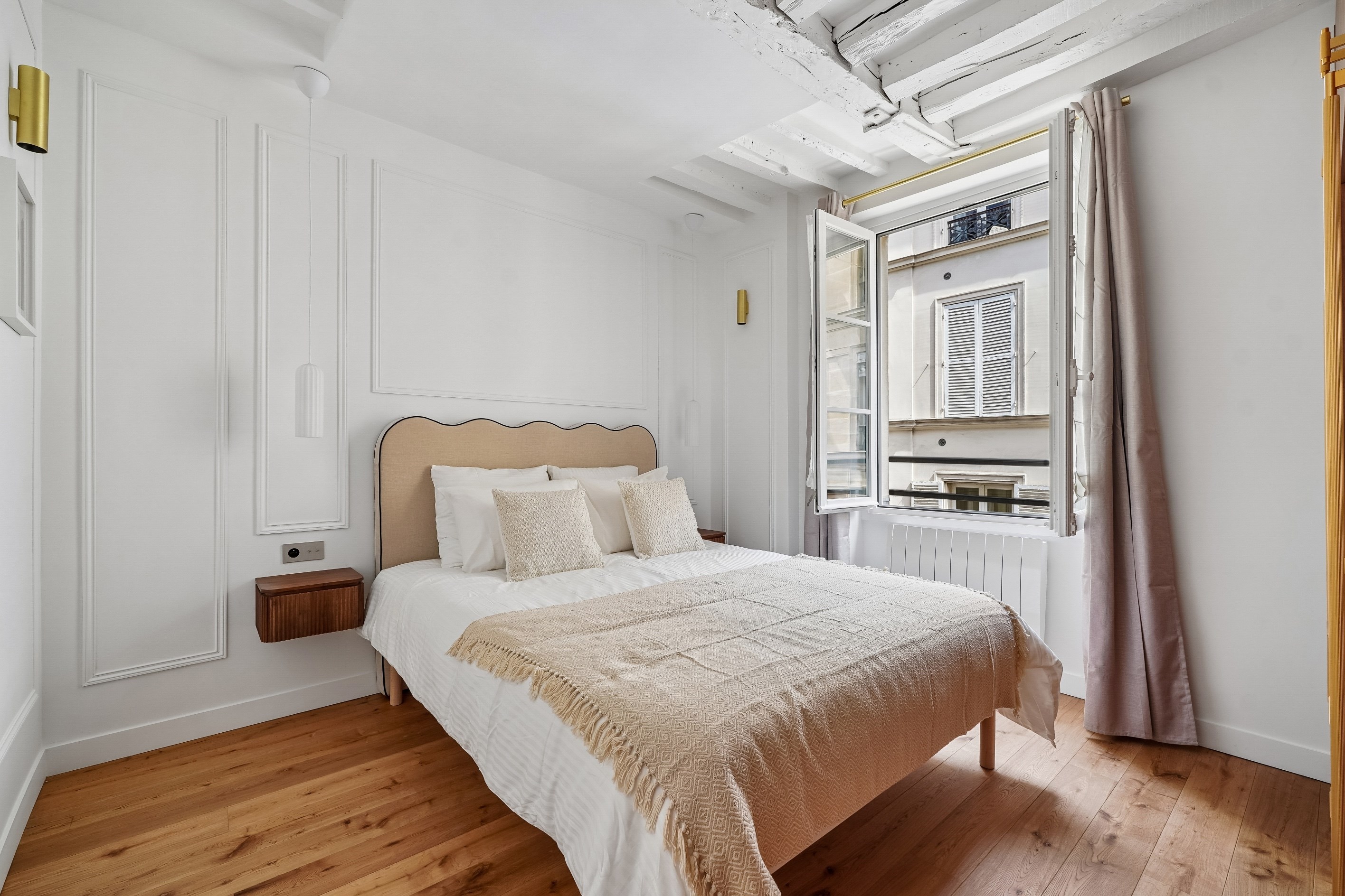  Bac - Verneuil : Superb renovated 2 bedrooms apartment - with AC - 物件實景