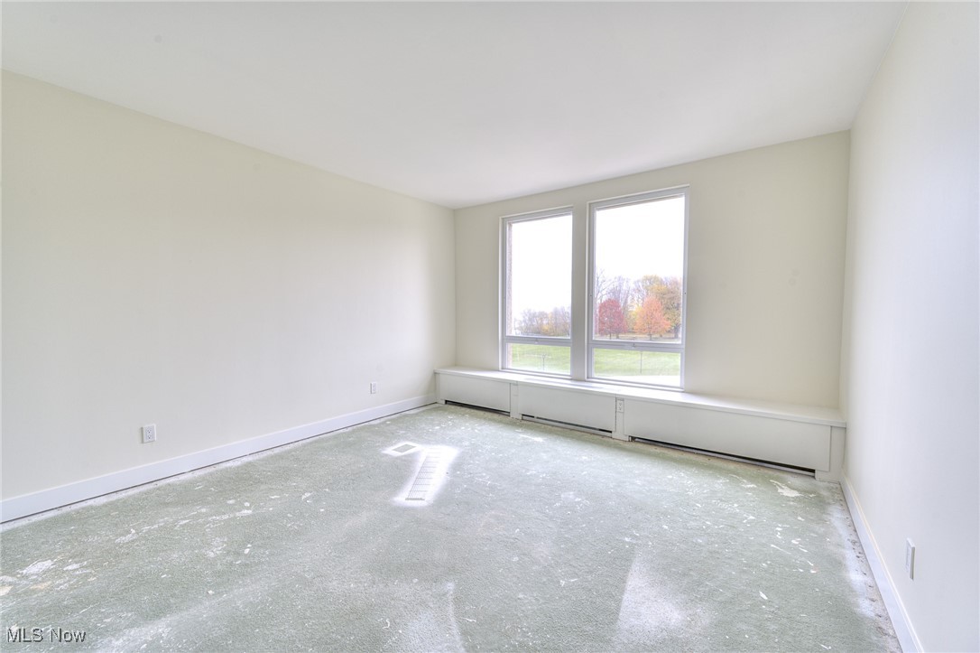 Bratenahl, Ohio, 44108, United States, 2 Bedrooms Bedrooms, ,3 BathroomsBathrooms,Residential,For Sale,1987332