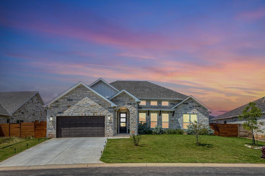 Fredericksburg, Texas, 78624, United States, 3 Bedrooms Bedrooms, ,2 BathroomsBathrooms,Residential,For Sale,1983359