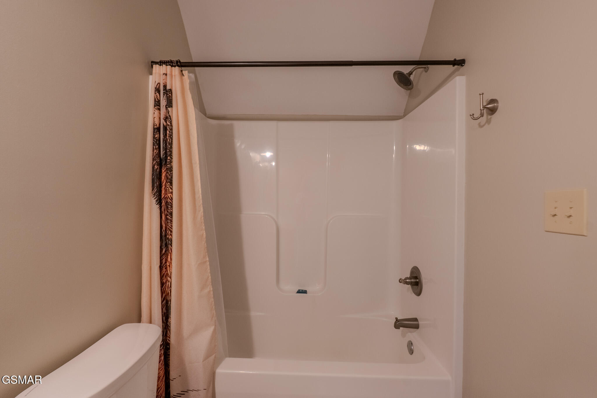 Gatlinburg, Tennessee, 37738, United States, 2 Bedrooms Bedrooms, ,2 BathroomsBathrooms,Residential,For Sale,1846238