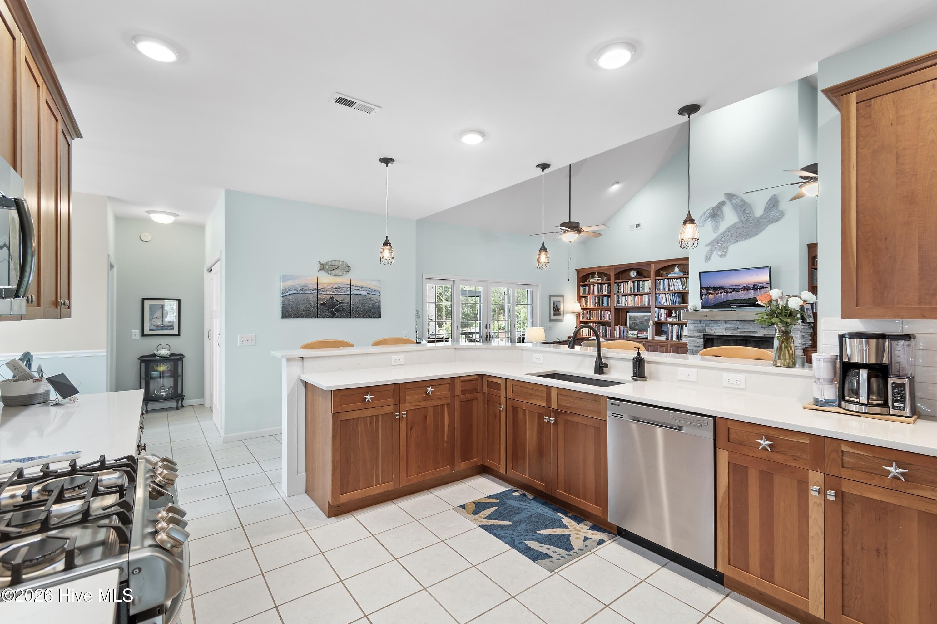 Southport, North Carolina, 28461, United States, 3 Bedrooms Bedrooms, ,2 BathroomsBathrooms,Residential,For Sale,2048471