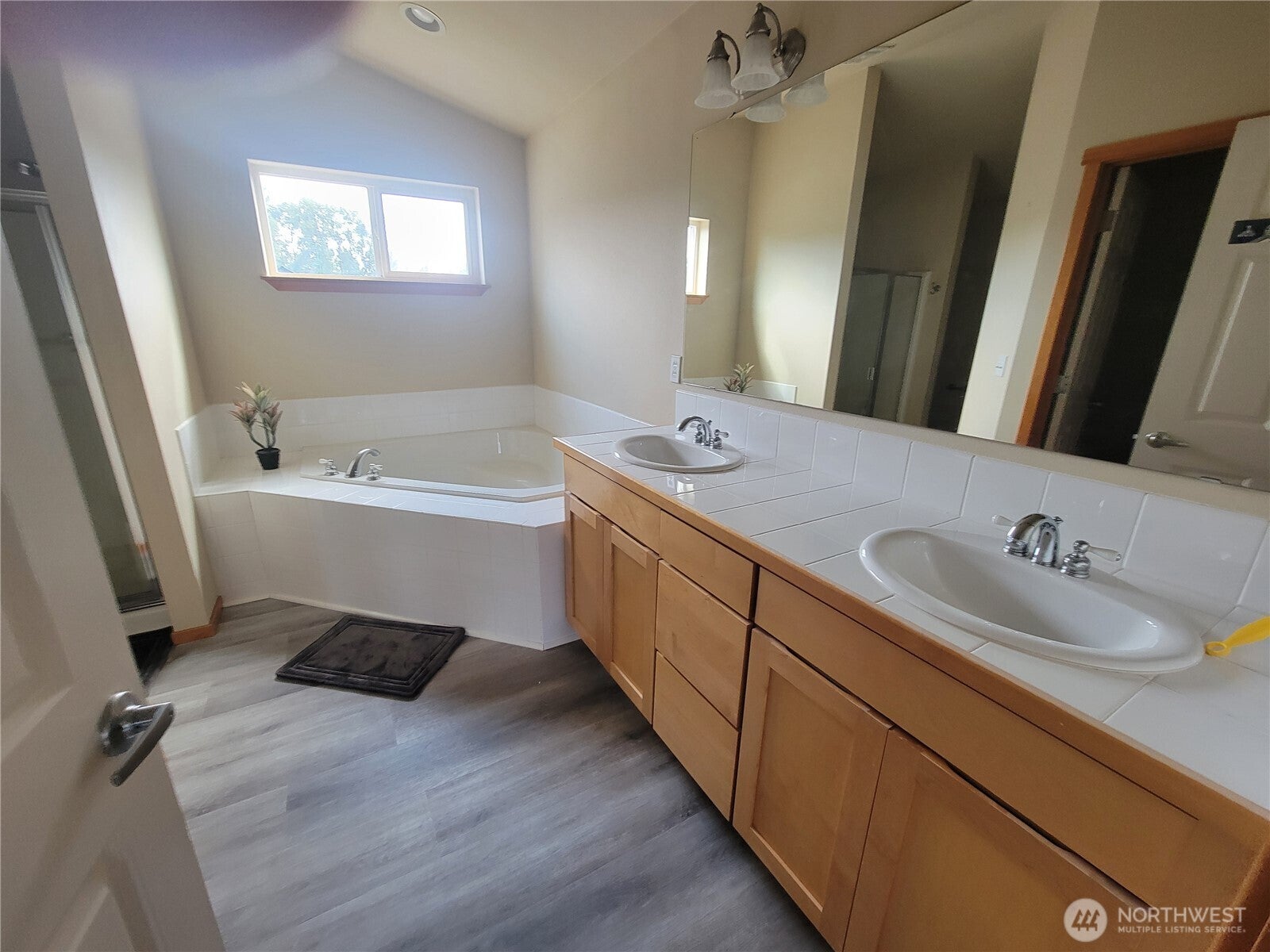 Marysville, Washington, 98270, United States, 4 Bedrooms Bedrooms, ,3 BathroomsBathrooms,Residential,For Sale,1936976