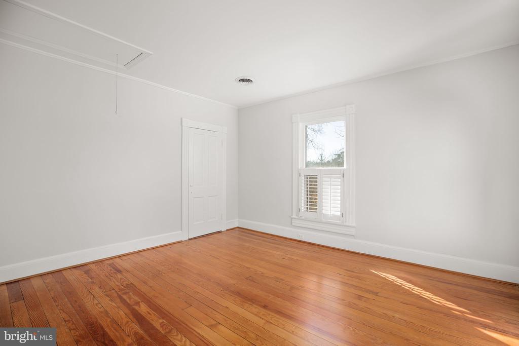 Fredericksburg, Virginia, 22401, United States, 4 Bedrooms Bedrooms, ,2 BathroomsBathrooms,Residential,For Sale,2001681