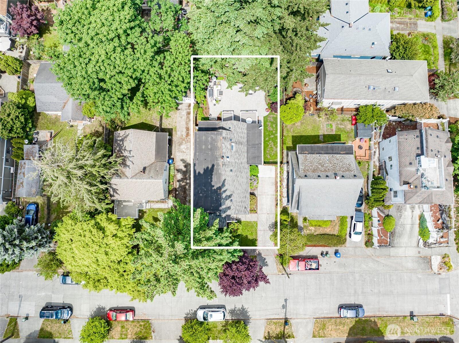 SEATTLE, Washington, 98103, United States, 4 Bedrooms Bedrooms, ,2 BathroomsBathrooms,Residential,For Sale,1874461