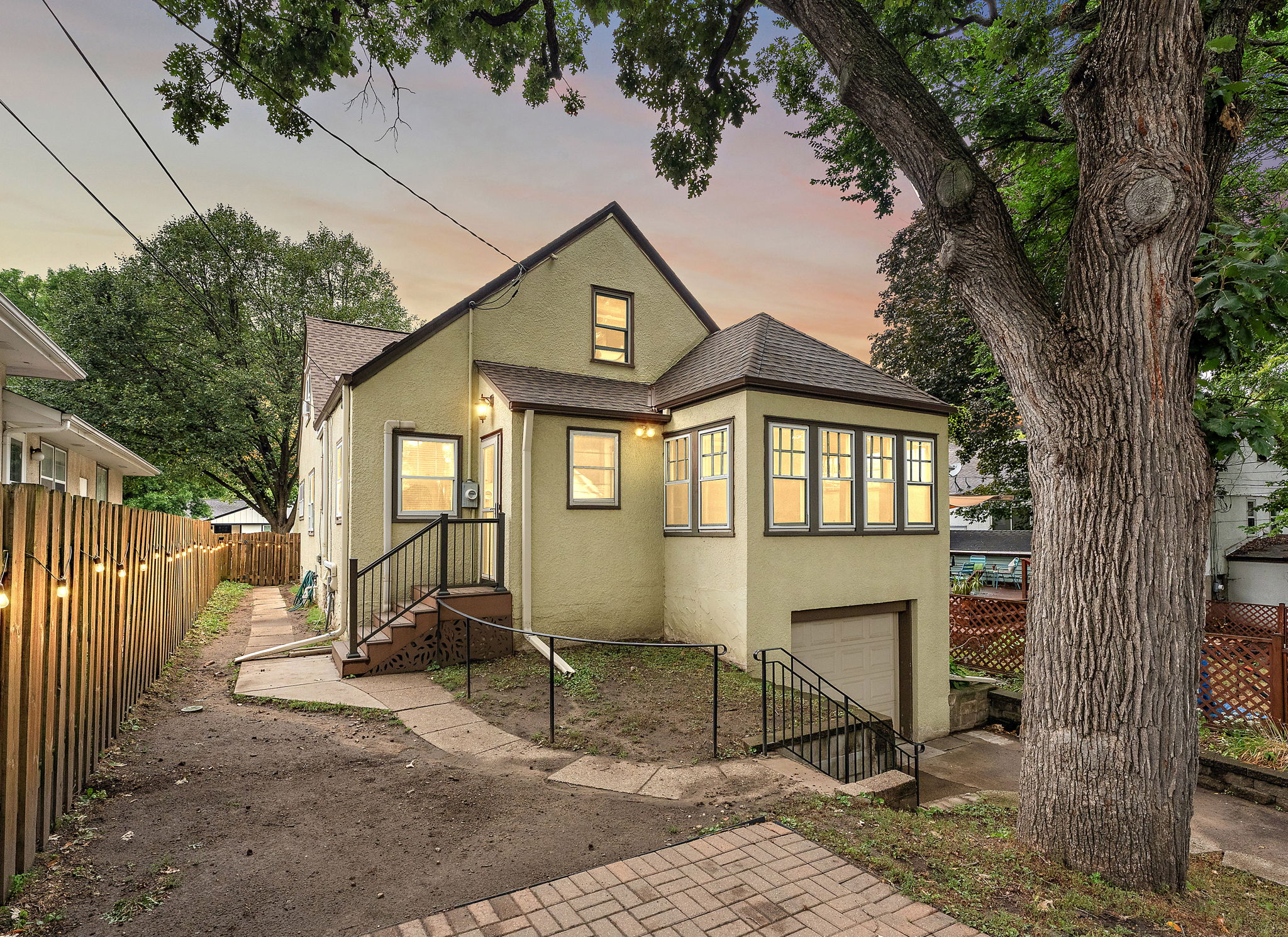  Classic Character and Exceptional Space in Linden Hills - 物件實景