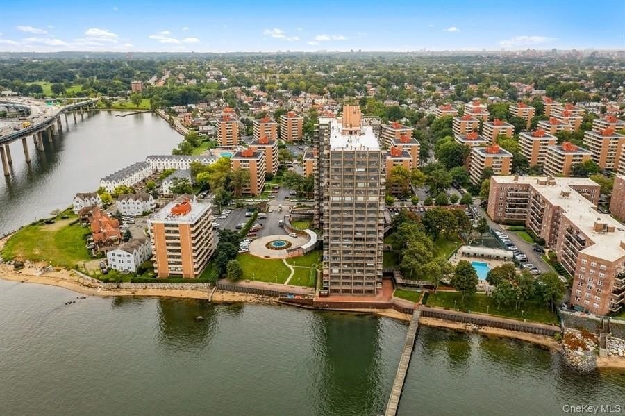 Beechhurst, New York, 11357, United States, 3 Bedrooms Bedrooms, ,2 BathroomsBathrooms,Residential,For Sale,1975309