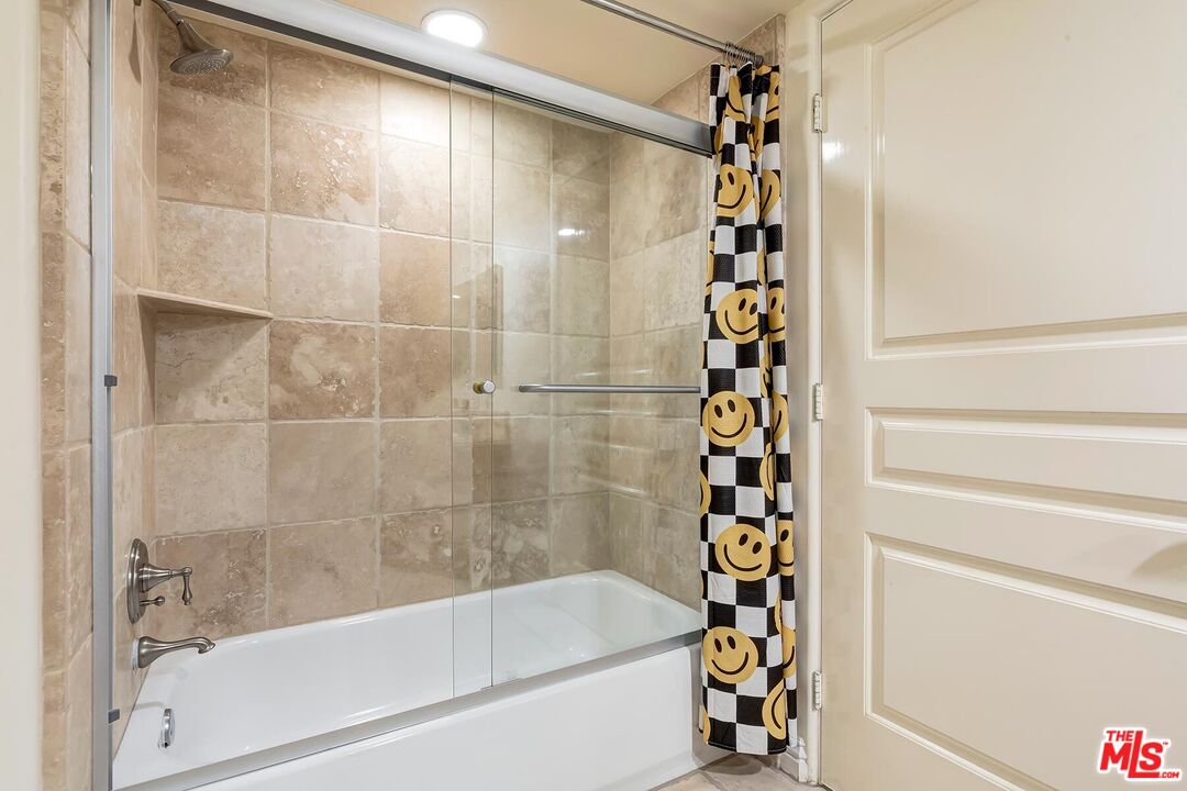 Los Angeles, California, 90024, United States, 2 Bedrooms Bedrooms, ,3 BathroomsBathrooms,Residential,For Sale,1998269