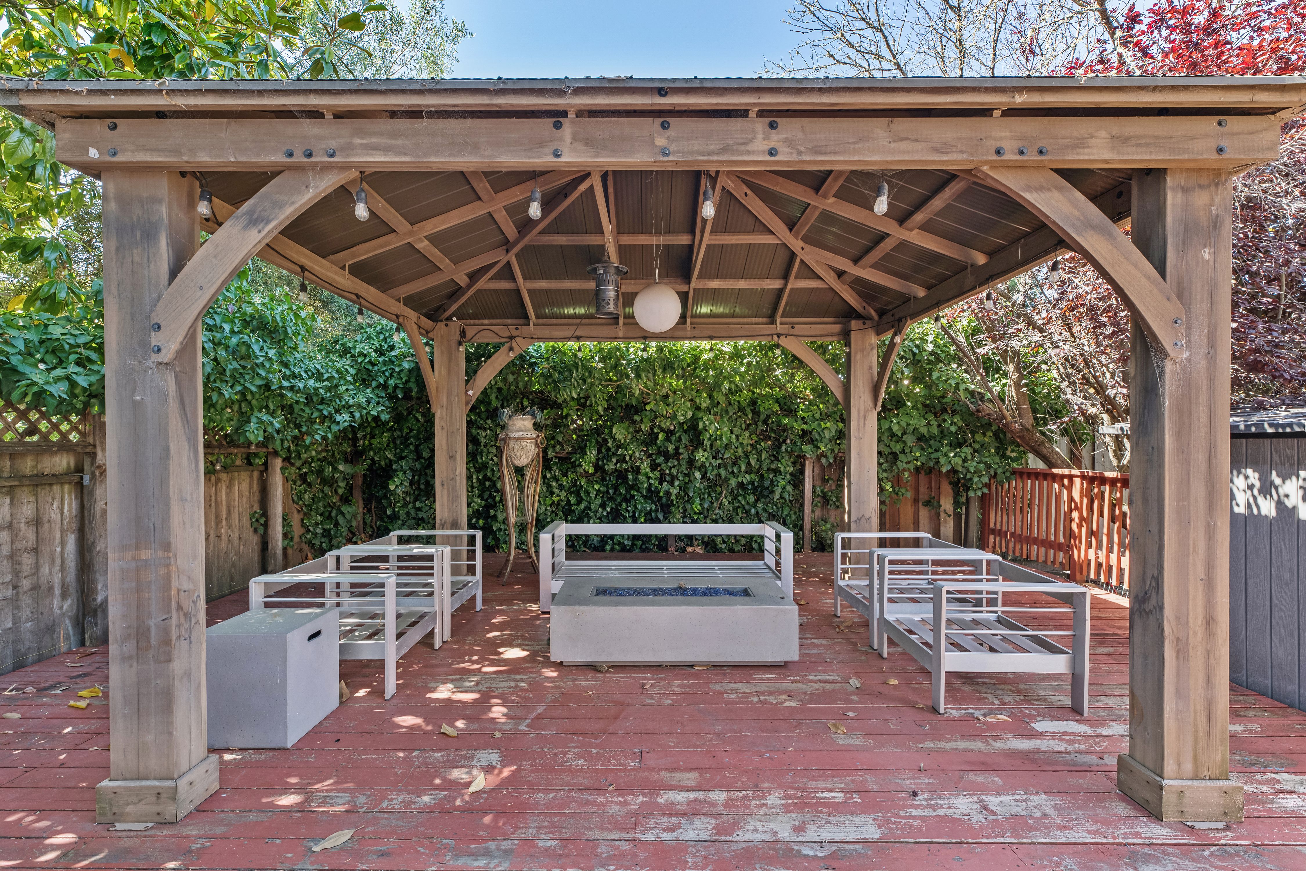  Charming Home in Petaluma