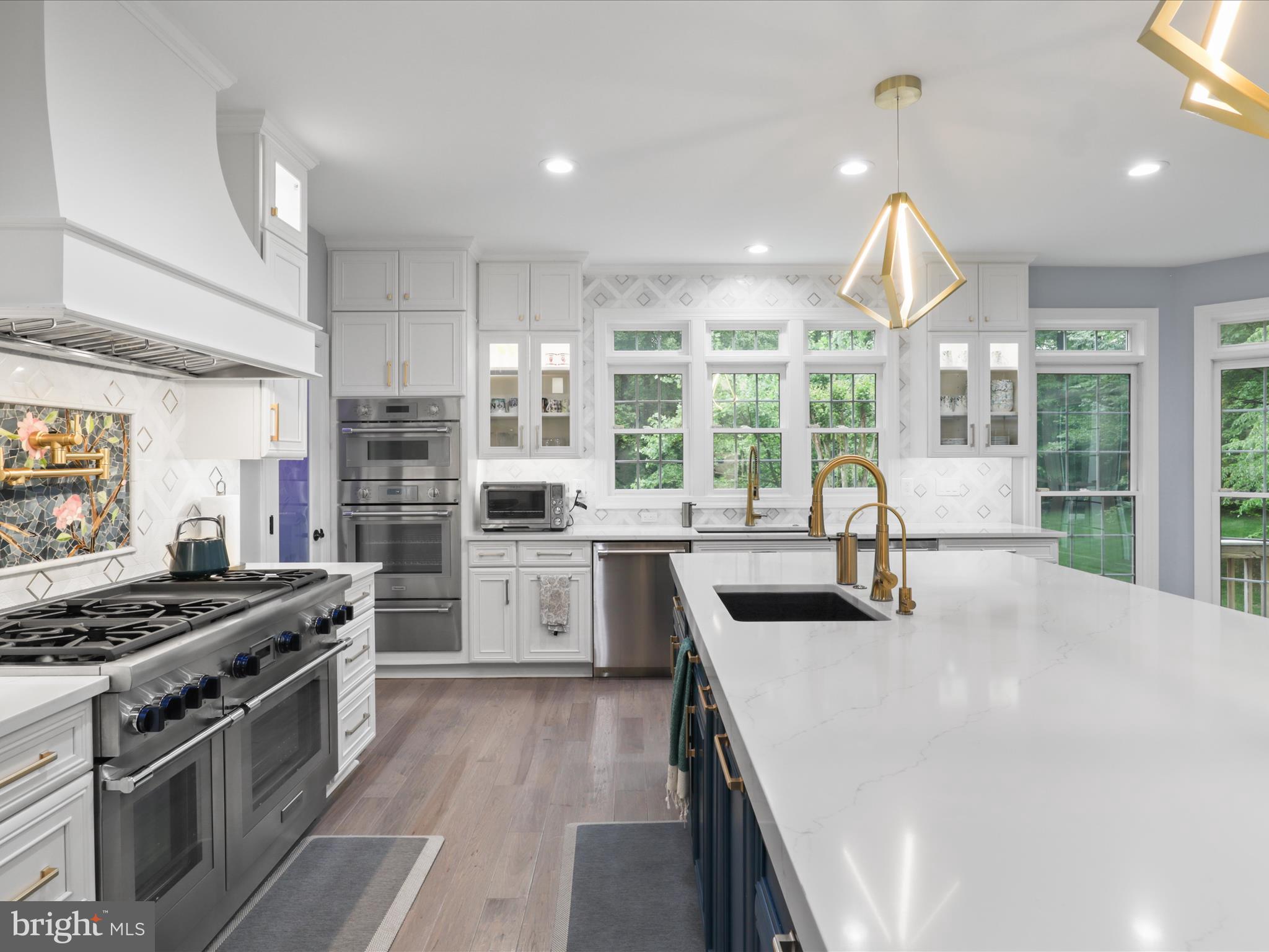 Fairfax Station, Virginia, 22039, United States, 5 Bedrooms Bedrooms, ,6 BathroomsBathrooms,Residential,For Sale,1810572