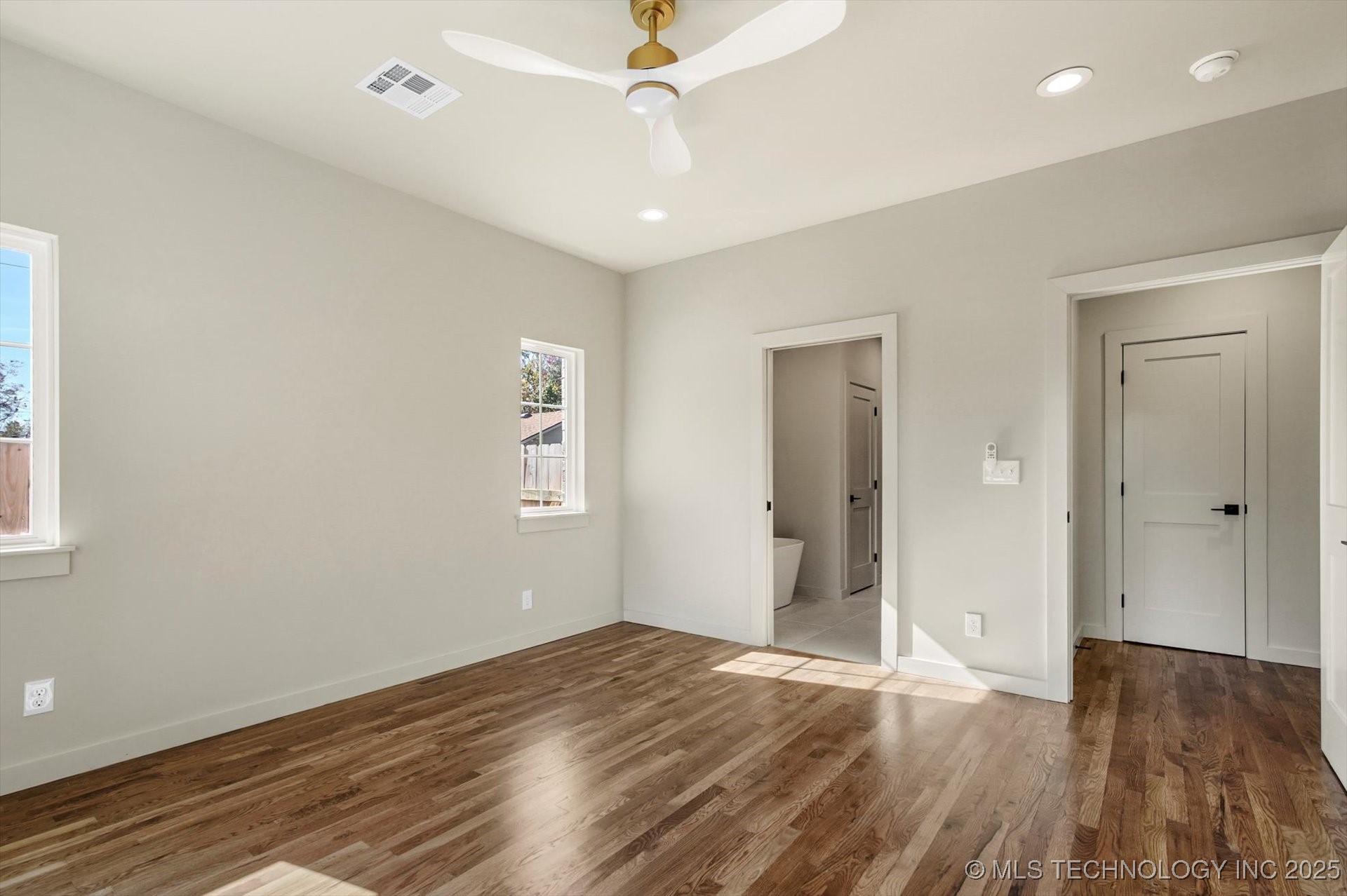 Broken Arrow, Oklahoma, 74012, United States, 5 Bedrooms Bedrooms, ,3 BathroomsBathrooms,Residential,For Sale,1991431