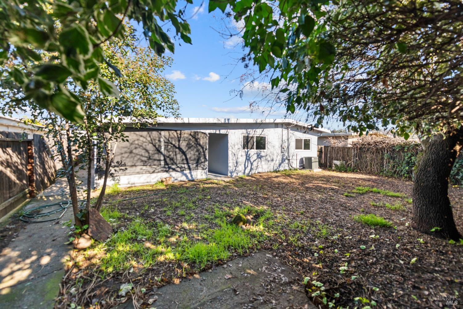 Vacaville, California, 95688, United States, 3 Bedrooms Bedrooms, ,2 BathroomsBathrooms,Residential,For Sale,2009088