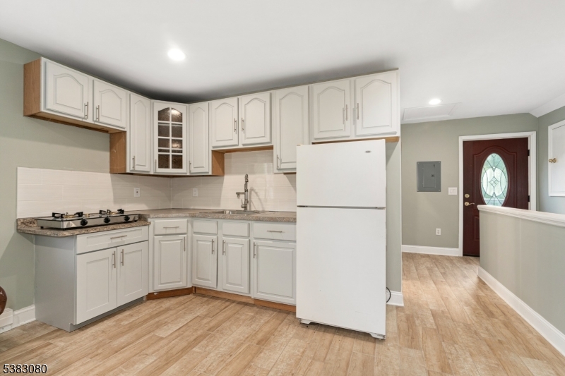 Vernon Twp., New Jersey, 07462, United States, 4 Bedrooms Bedrooms, ,2 BathroomsBathrooms,Residential,For Sale,1938631