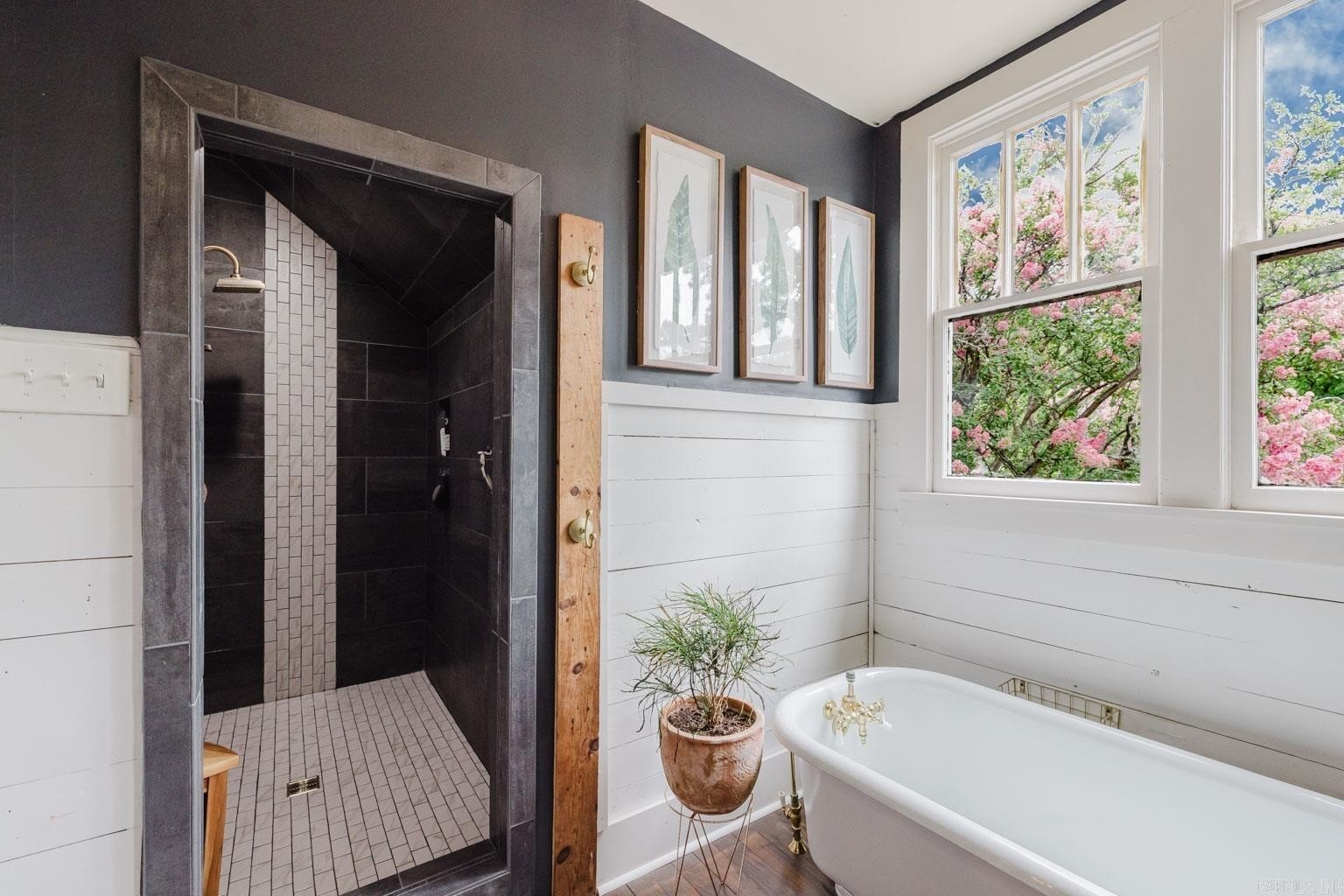 Benton, Arkansas, 72015, United States, 5 Bedrooms Bedrooms, ,3 BathroomsBathrooms,Residential,For Sale,1978778