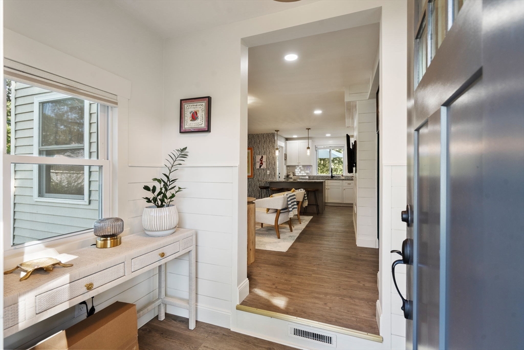 Northborough, Massachusetts, 01532, United States, 2 Bedrooms Bedrooms, ,2 BathroomsBathrooms,Residential,For Sale,1987987