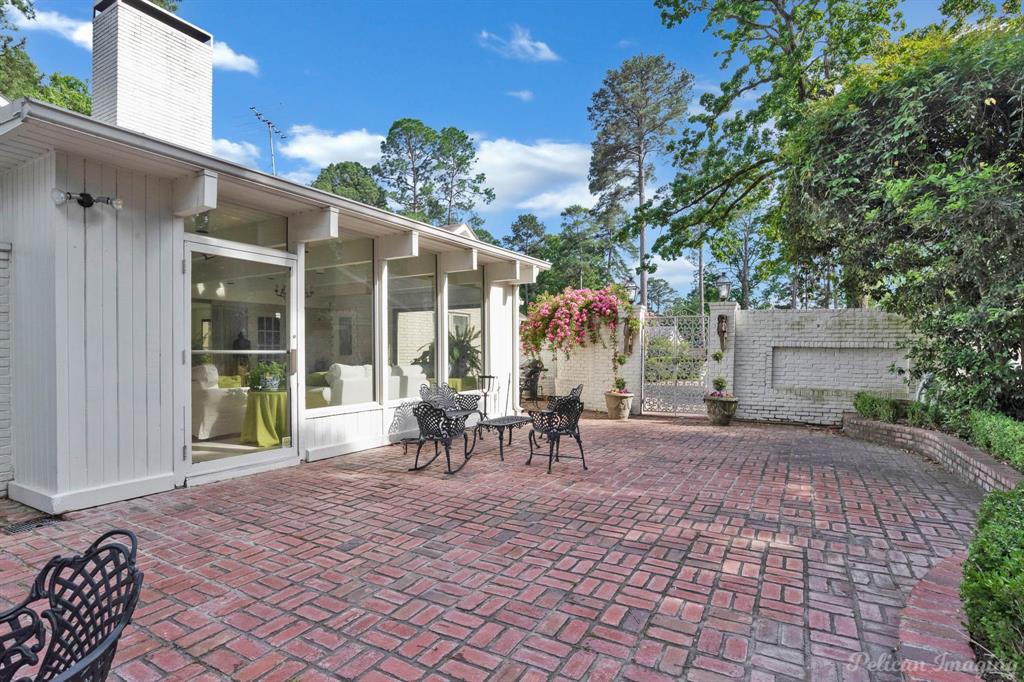 Shreveport, Louisiana, 71106, United States, 5 Bedrooms Bedrooms, ,3 BathroomsBathrooms,Residential,For Sale,1804605