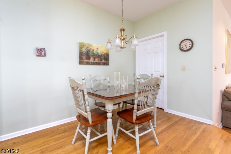 Far Hills Boro, New Jersey, 07931, United States, 2 Bedrooms Bedrooms, ,3 BathroomsBathrooms,Residential,For Sale,1934614