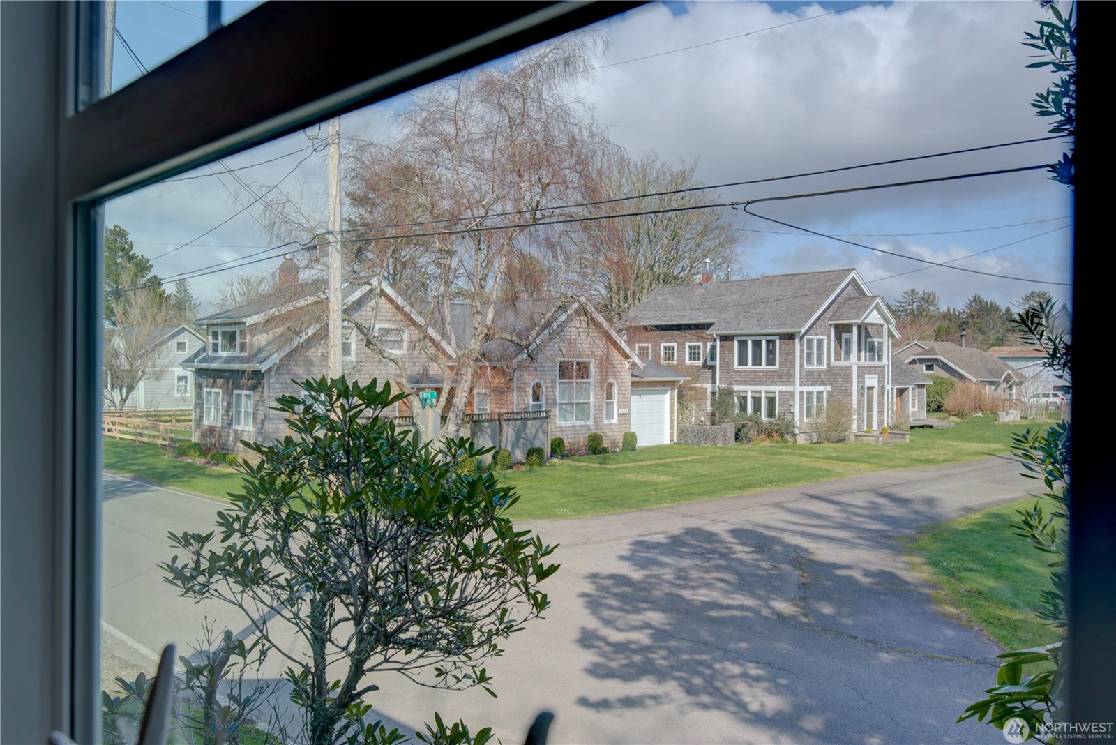 Seaview, Washington, 98644, United States, 4 Bedrooms Bedrooms, ,1 BathroomBathrooms,Residential,For Sale,1922950