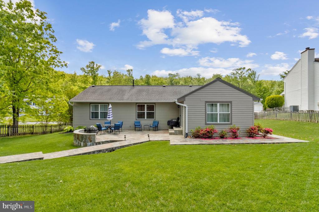 Burke, Virginia, 22015, United States, 3 Bedrooms Bedrooms, ,3 BathroomsBathrooms,Residential,For Sale,2049258