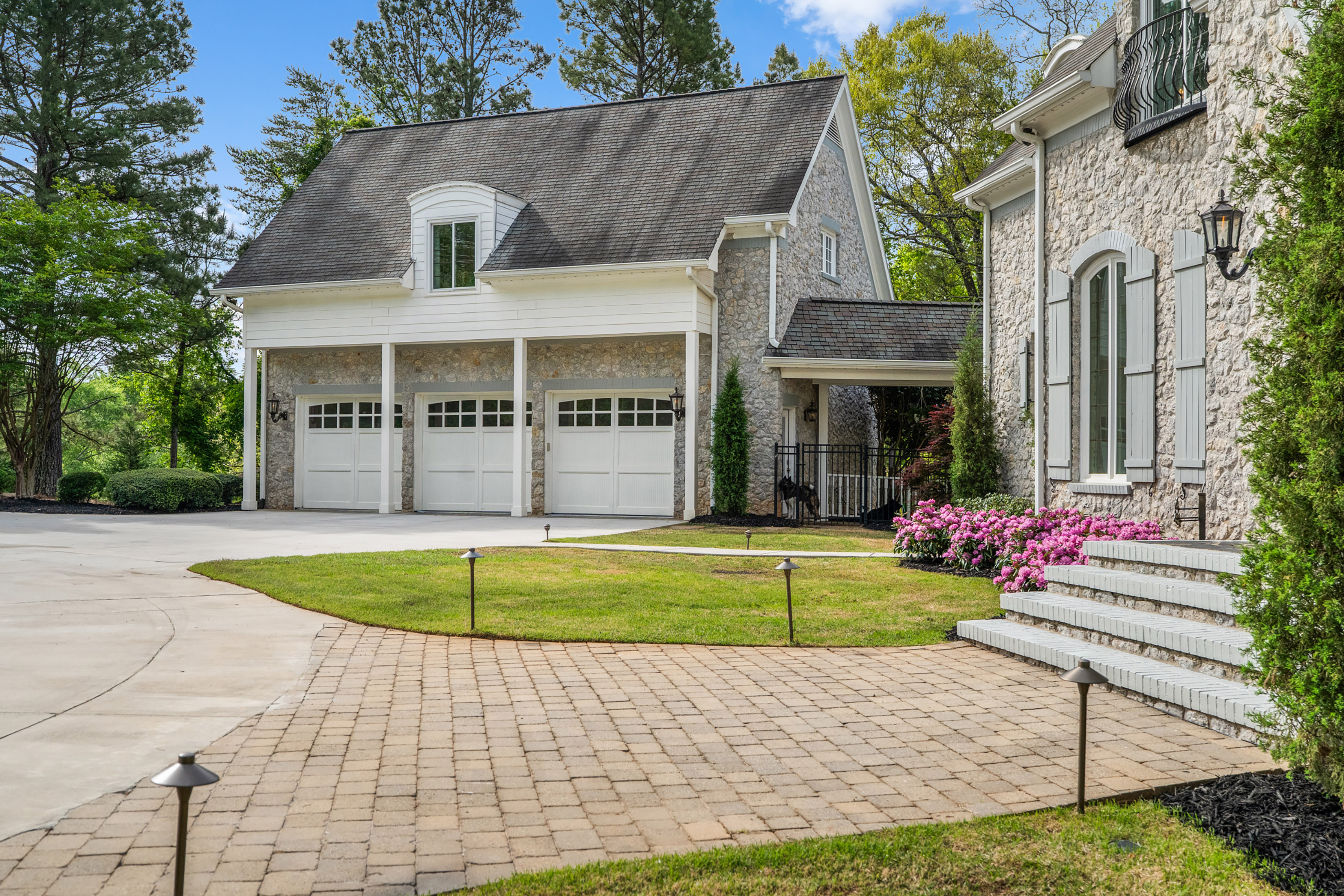  Experience Elevated Living in this Exceptional Estate-Style Residence - 物件實景