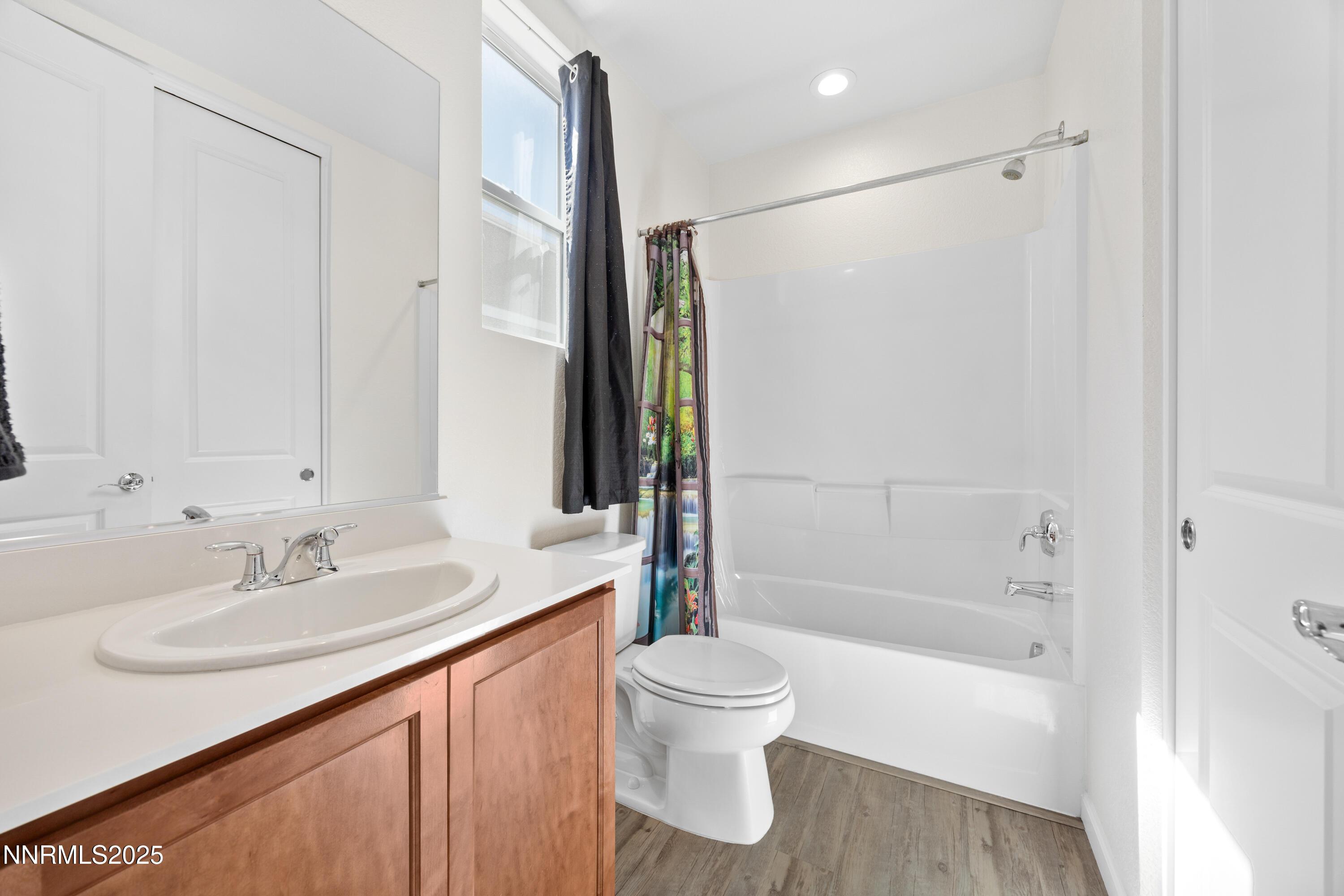 Sparks, Nevada, 89436, United States, 5 Bedrooms Bedrooms, ,4 BathroomsBathrooms,Residential,For Sale,1908549