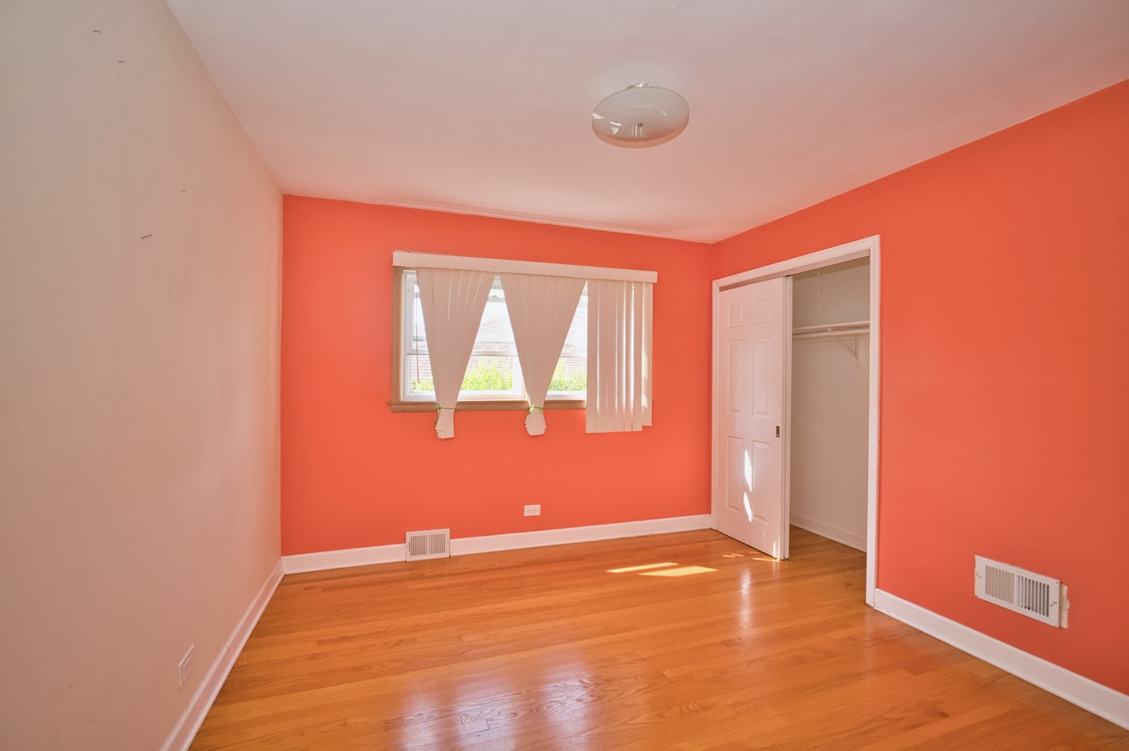 Lincolnwood, Illinois, 60712, United States, 8 Bedrooms Bedrooms, ,Residential,For Sale,1984264